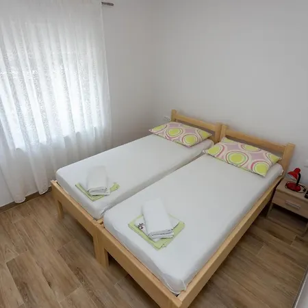 Oleander Apartment *